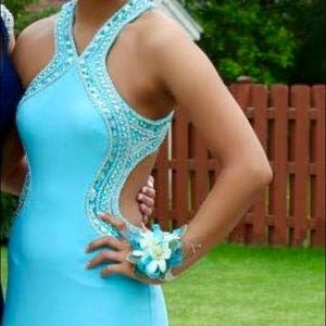 Aqua-fitted prom dress